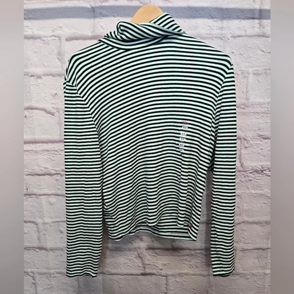 MWat Levi's Dreamy Turtleneck Crop Top Size 3X - Picture 4 of 5